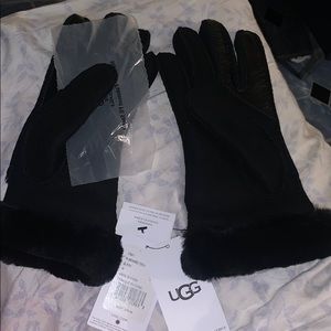 UGG GLOVES